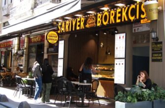 Кафе с выпечкой в Стамбуле